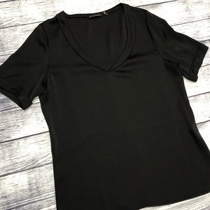 Elie Tahari v neck blouse